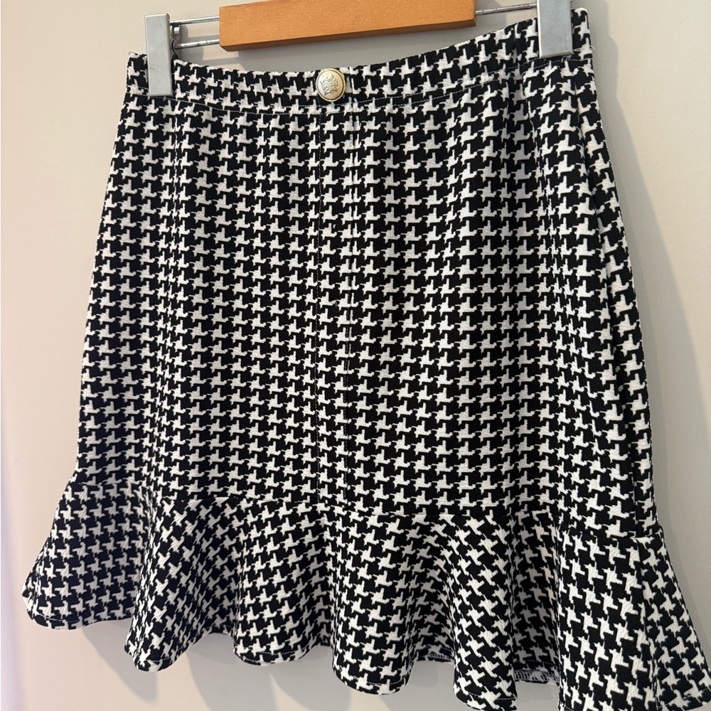 Elegant Black and White Houndstooth Skirt - Picture 2 of 2